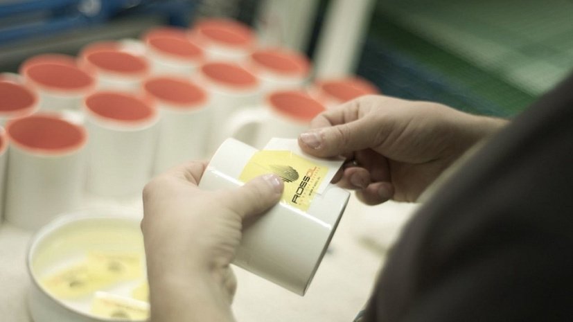 Технология нанесения деколи на посуду Технология нанесения деколи