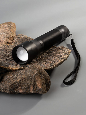 Фонарь с фокусировкой луча Skyddas, черный
