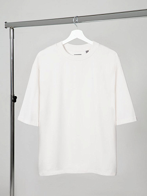 Футболка оверсайз унисекс Kosmos 2.0, черная (Кремовый)