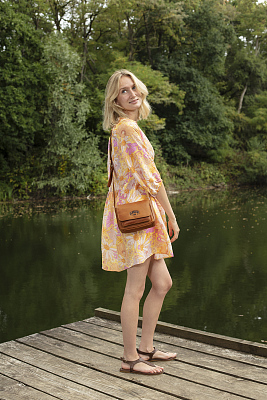 Сумка через плечо KLONDIKE RUSH «Monika», натуральная кожа в коньячном цвете, 20 х 15,5 х 8 см