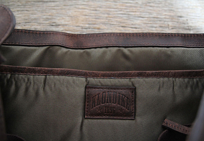 Сумка KLONDIKE «Brett», натуральная кожа в темно-коричневом цвете, 38 х 33 х 7 см