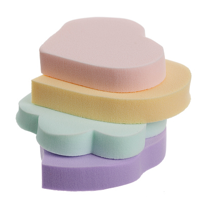 Губка Dewal Beauty для нанесения макияжа цветная, 4 шт