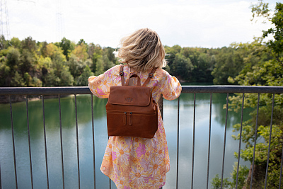 Рюкзак женский KLONDIKE GOLD «Miki», натуральная кожа в коньячном цвете, 39 х 32 х 14,5 см