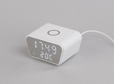 Настольные часы "Smart Clock" с беспроводным (15W) зарядным устройством, будильником и термометром  (Белый)