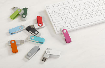 Флеш-карта "Vostok", объем памяти 16GB, покрытие soft touch#, темно-синий