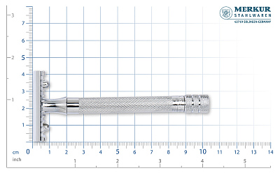 Cтанок Т-образный для бритья MERKUR 25C, глянцевое хромированное покрытие, открытый зубчатый гребень, длинная ручка, лезвие в комплекте (1 шт)