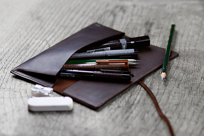 Пенал KLONDIKE DIGGER «Avery», натуральная кожа в темно-коричневом цвете, 19,5 x 7,5 x 1 см