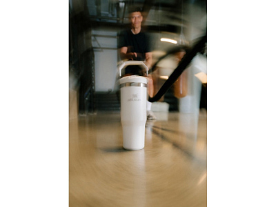 Стакан с откидной соломинкой IceFlow, 890 мл