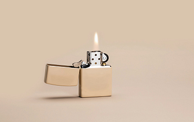 Зажигалка ZIPPO Classic с покрытием Flat Sand, латунь/сталь, бежевая, глянцевая, 38x13x57 мм