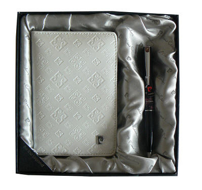 Набор: Обложка для паспорта и ручка.  Ручка шариковая латунь+лак акрил хром. Цвет белый.