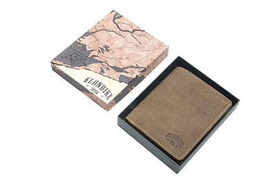 Бумажник KLONDIKE «Finn», натуральная кожа в коричневом цвете, 10 х 11,5 см