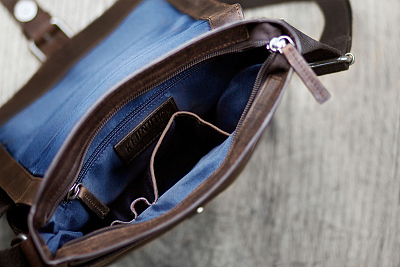 Сумка через плечо KLONDIKE DIGGER «Erin», натуральная кожа в темно-коричневом цвете, 26 x 24 х 6 см