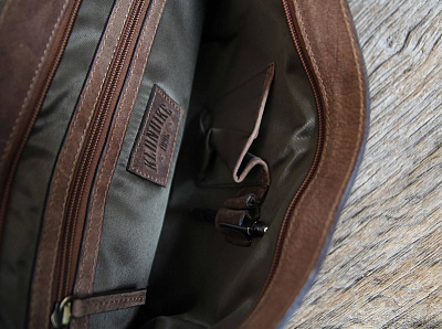 Сумка KLONDIKE «Bill», натуральная кожа в коричневом цвете, 40 х 32 х 7 см