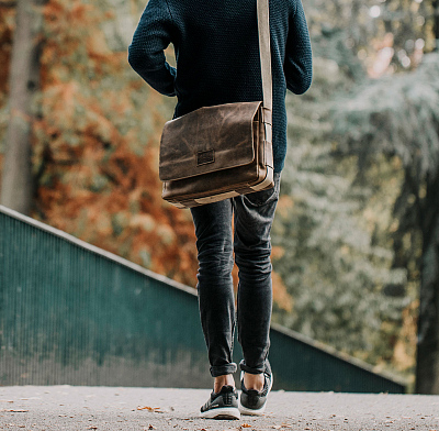 Сумка KLONDIKE Native, натуральная кожа в коричневом цвете, 39 х 10 х 31 см