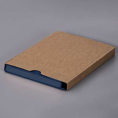 Ежедневник недатированный Solas, формат А5, с магнитом темно-синий, кремовый блок  в линейку