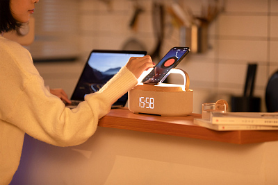 Bluetooth стерео-колонка "Smart Band" 10Вт (2х5Вт) с беспроводным (15W) ЗУ, лампой, часами, FM радио, бежевый