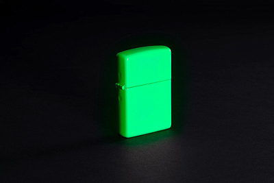 Зажигалка ZIPPO Classic с покрытием Glow In The Dark, латунь/сталь, белая, матовая, 38x13x57 мм