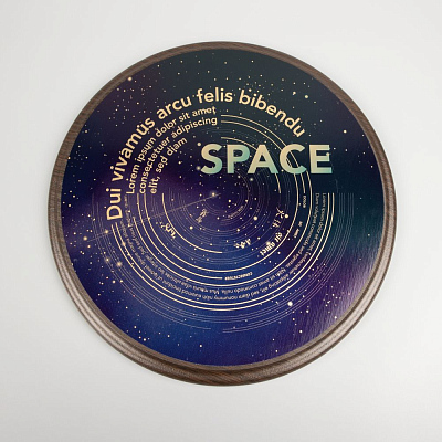 Плакетка Plaque, круглая, венге с золотистой пластиной