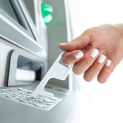 Брелок "Тачер" бесконтактный с антибактериальной защитой , белый