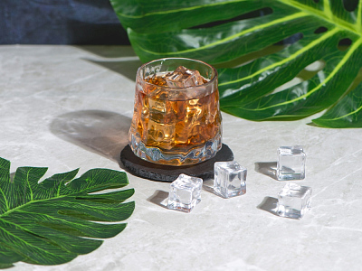 Вращающийся бокал для виски на сланцевом костере Bromo